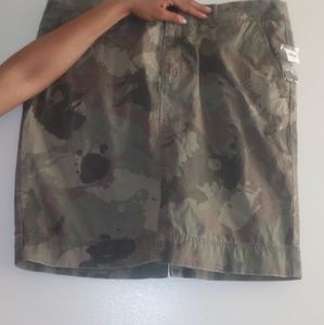⭐NEW⭐GAP CAMOUFLAGE MID LENGTH SKIRT